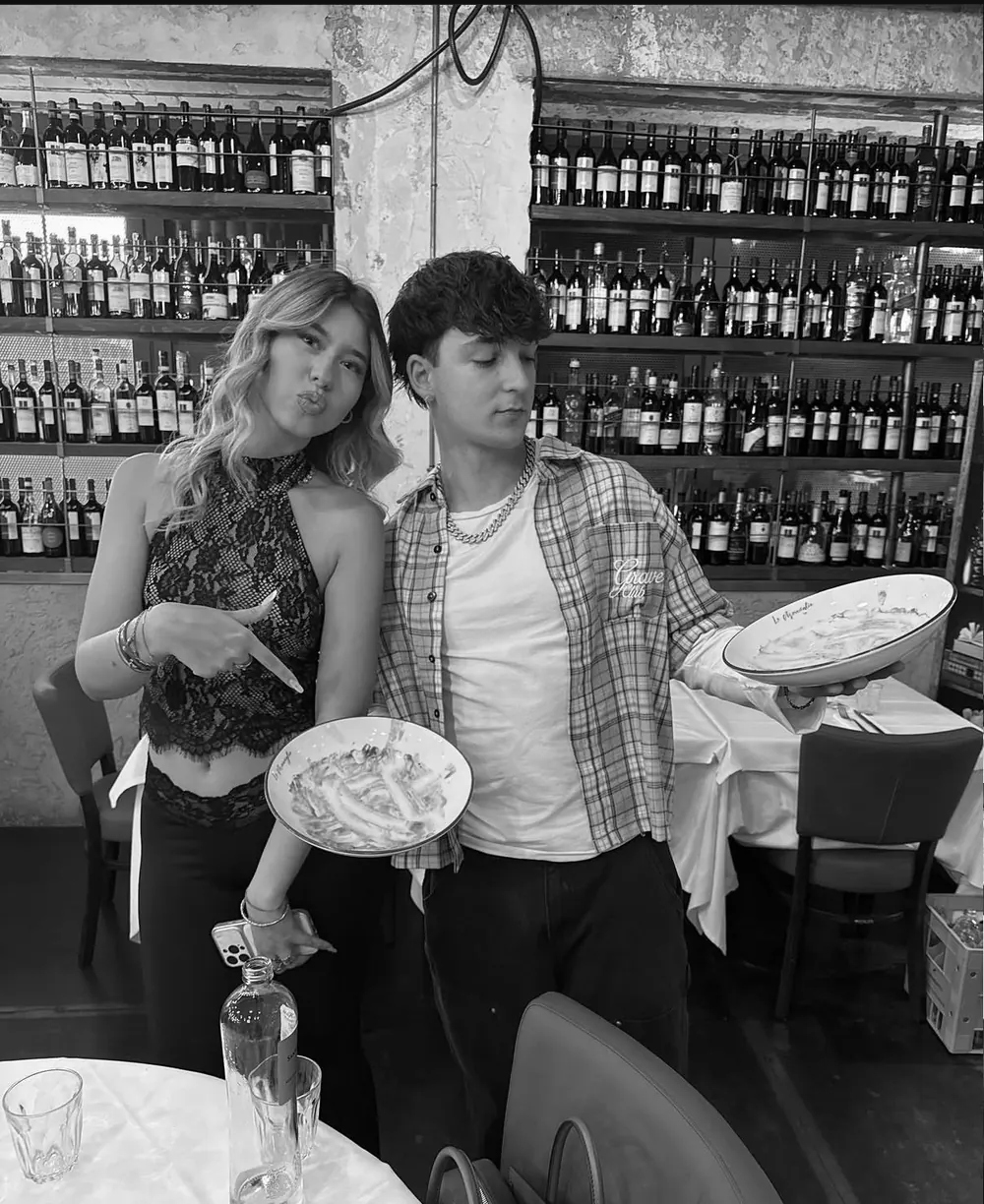 Giuseppe in compagnia al ristorante